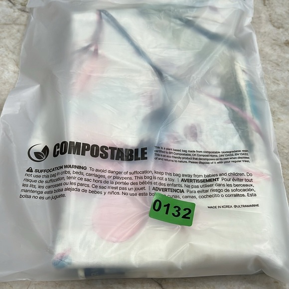 Coco + Carmen | 3D Print‎ Watercolor Floral Tee | Small/Medium - Picture 11 of 11